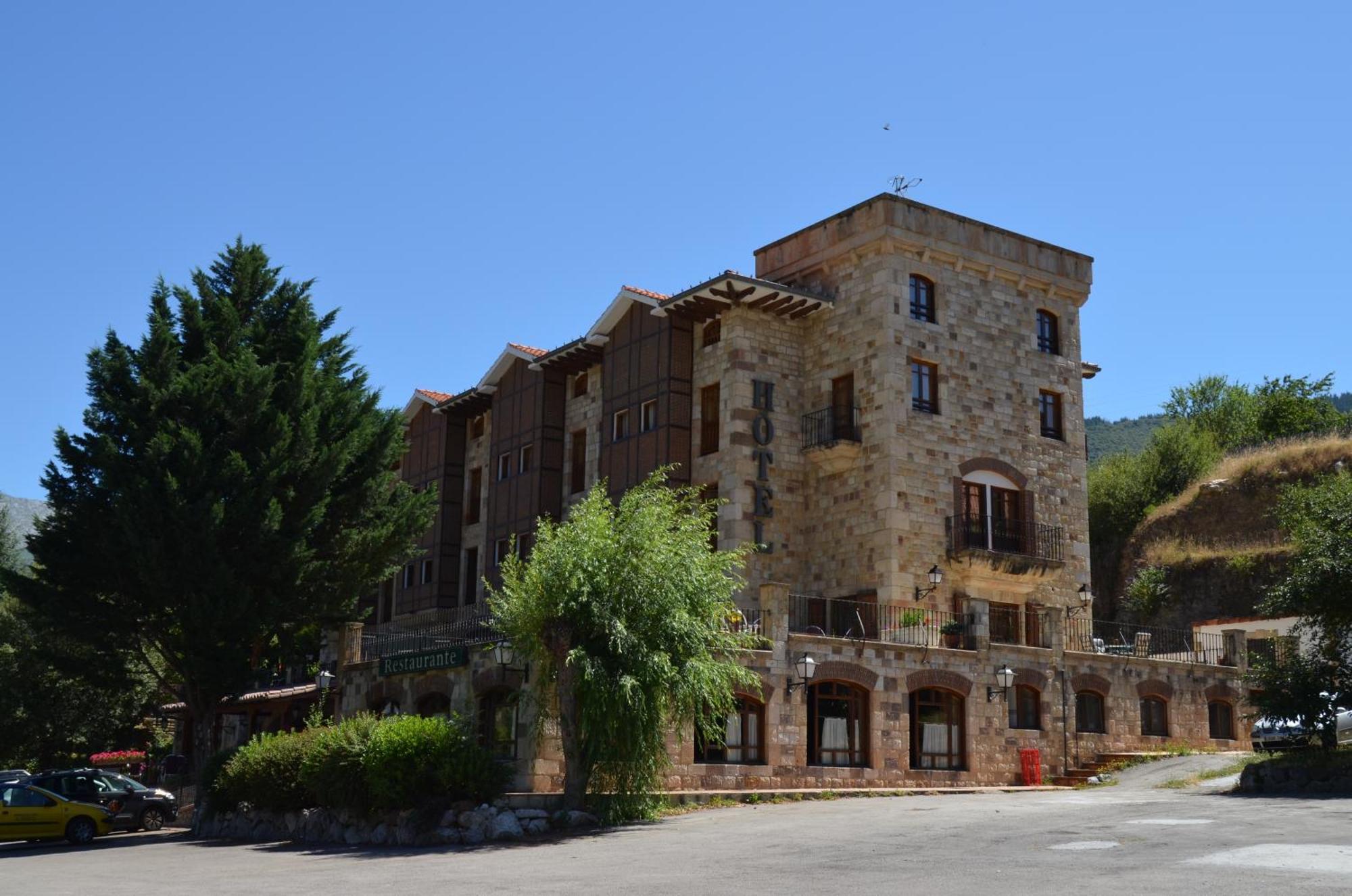 Hotel Infantado Ojedo Bagian luar foto